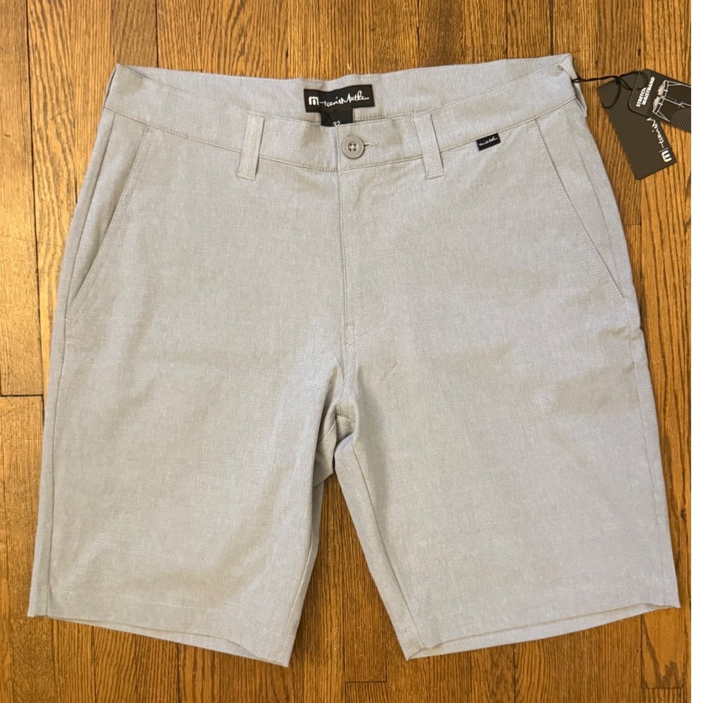 TravisMathew Mens Grey Beck Golf Shorts Size 32 Stretch Performance Micro Stripe
